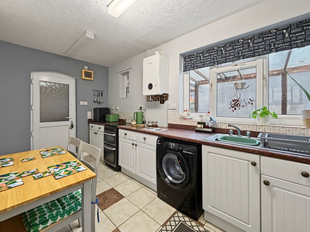 Property photo 2 of 23