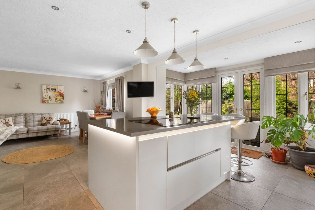 Property photo 3 of 22