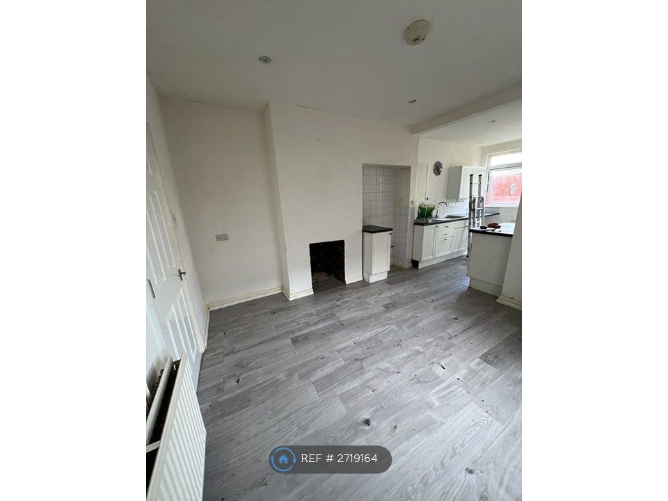 Property photo 1 of 10 Lounge/Kitchen