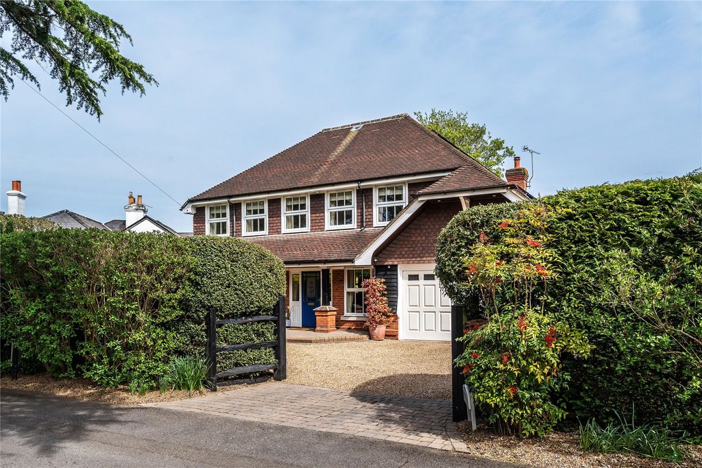 Property photo 1 of 54 Picture No. 05