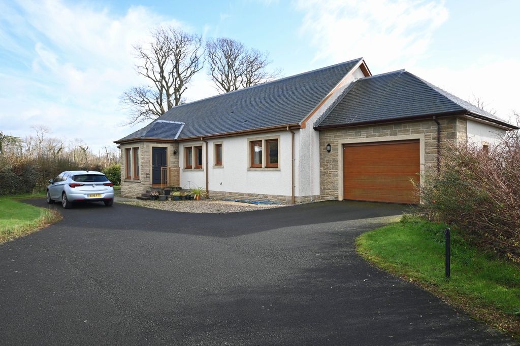 Property photo 3 of 32 4141284