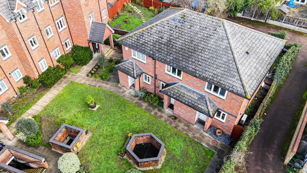 Property photo 1 of 28