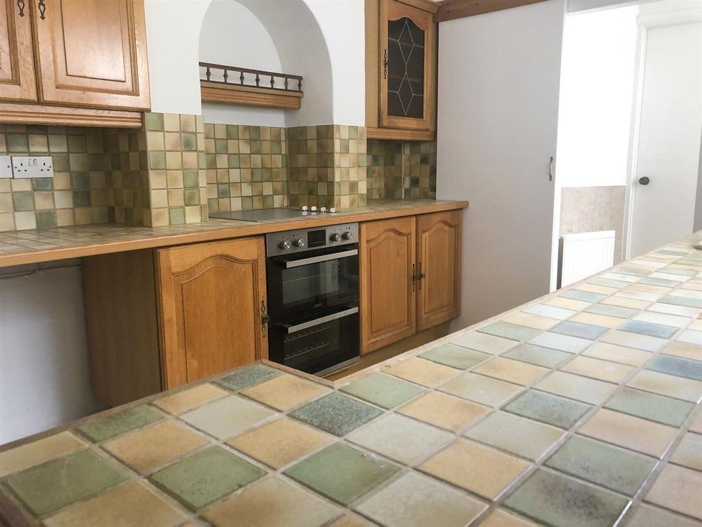 Property photo 2 of 14