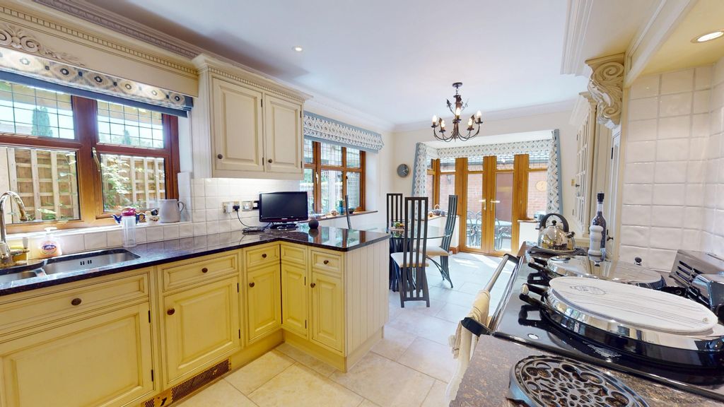 Property photo 3 of 52 4239676