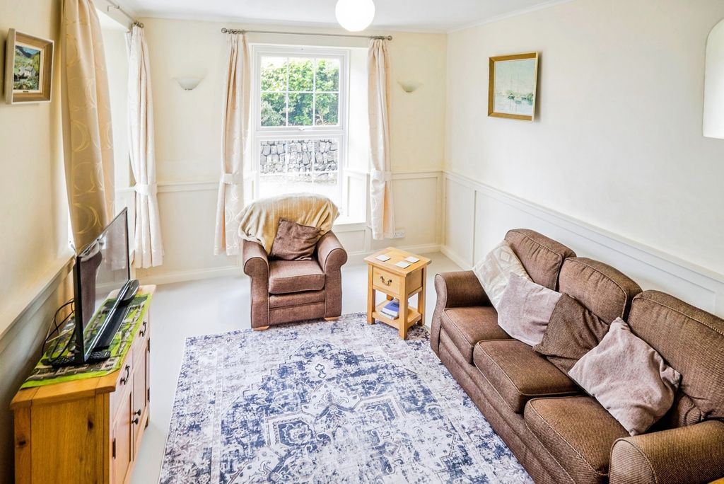 Property photo 2 of 16 Pbox-Img.Jpg