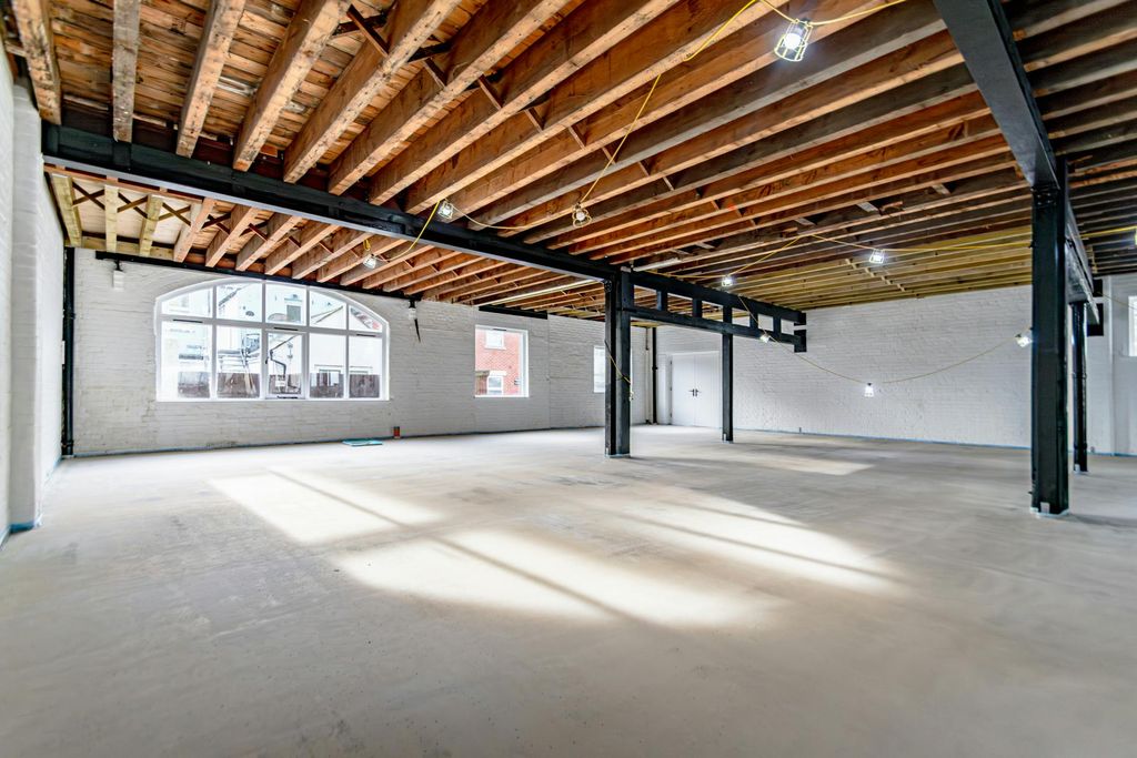 Property photo 3 of 11 1.Jpg