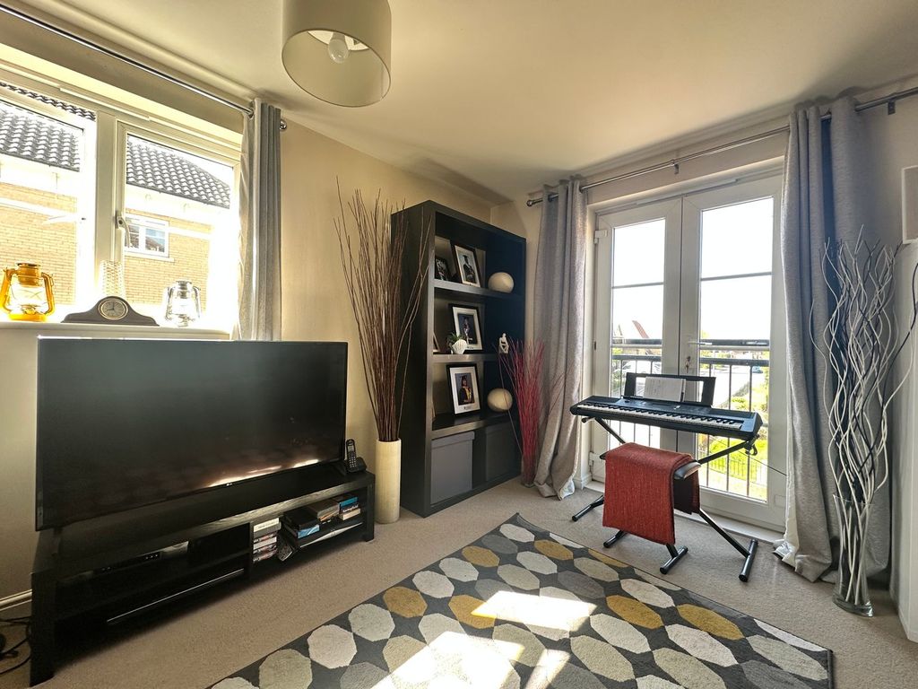 Property photo 3 of 16