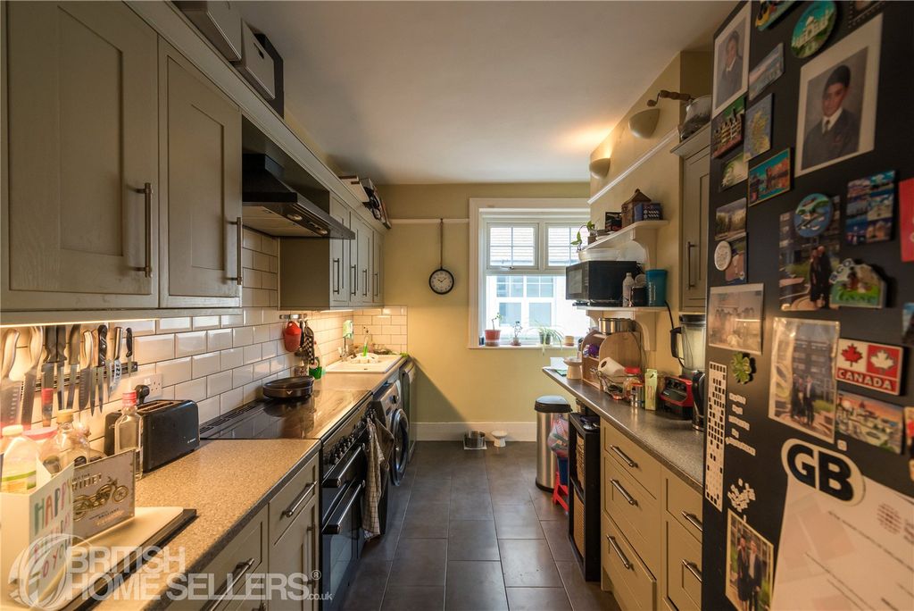 Property photo 2 of 20 Picture No. 14