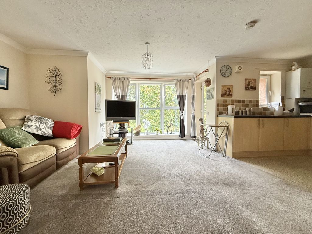 Property photo 3 of 18 Photo 1