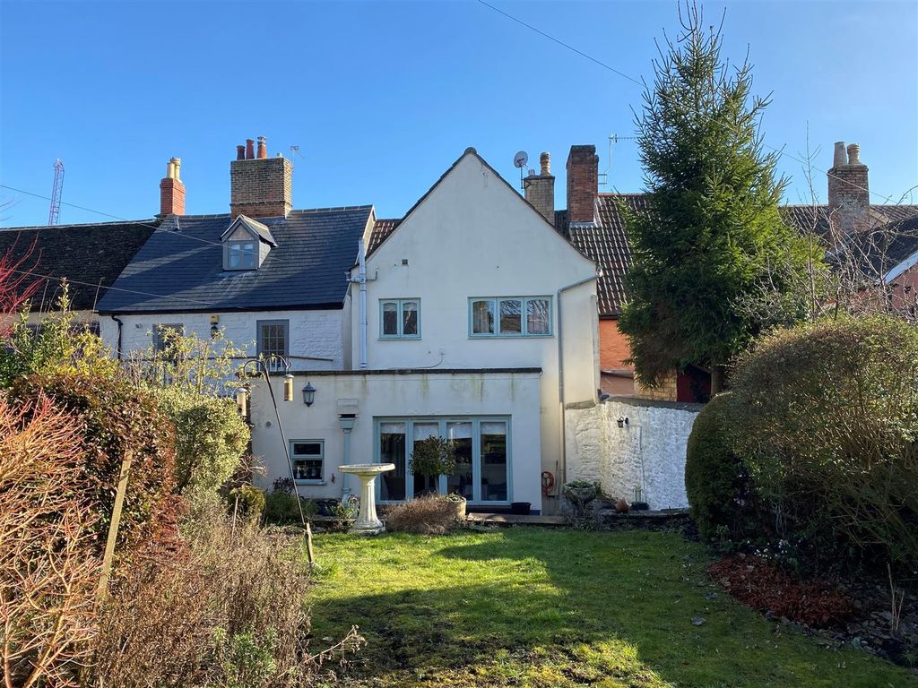 Property photo 2 of 17