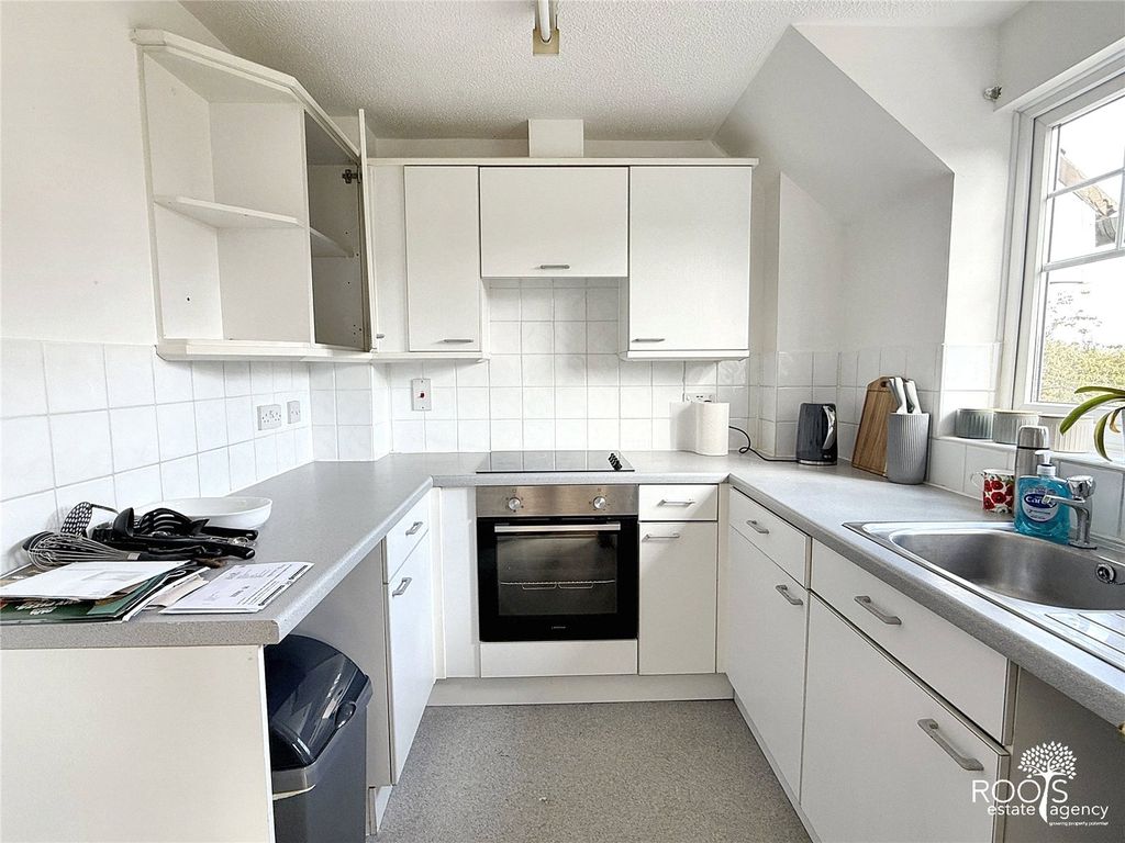 Property photo 2 of 7 Picture No. 11