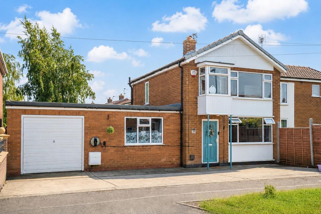 Property photo 1 of 19 External