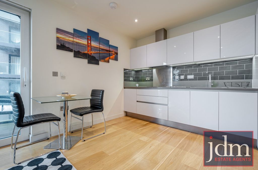 Property photo 3 of 10 1A02A193-c920-432...