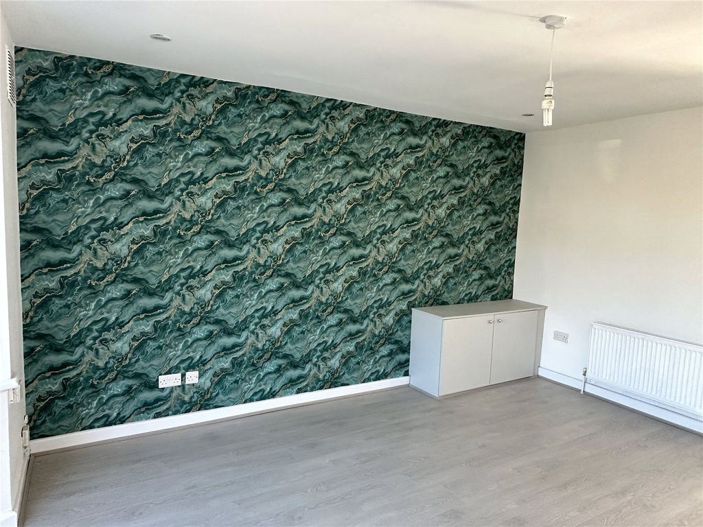 Property photo 3 of 12 Picture No. 10