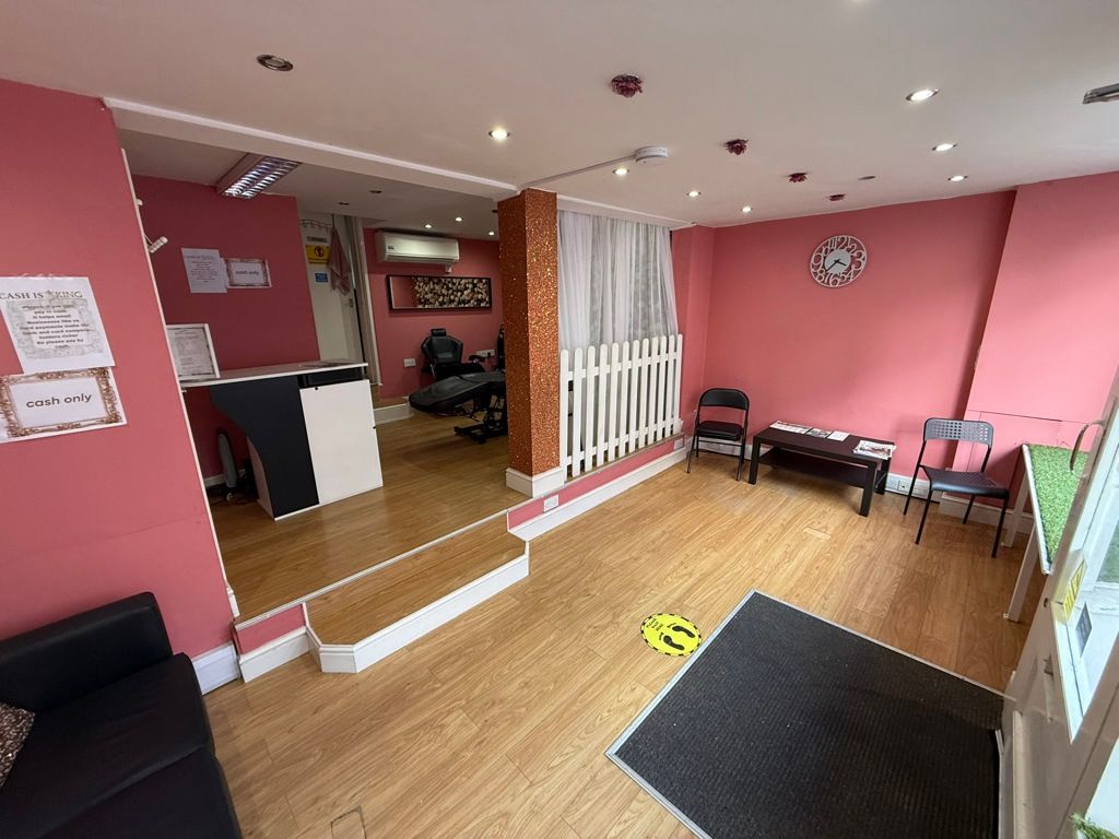 Property photo 3 of 6 Photo 7