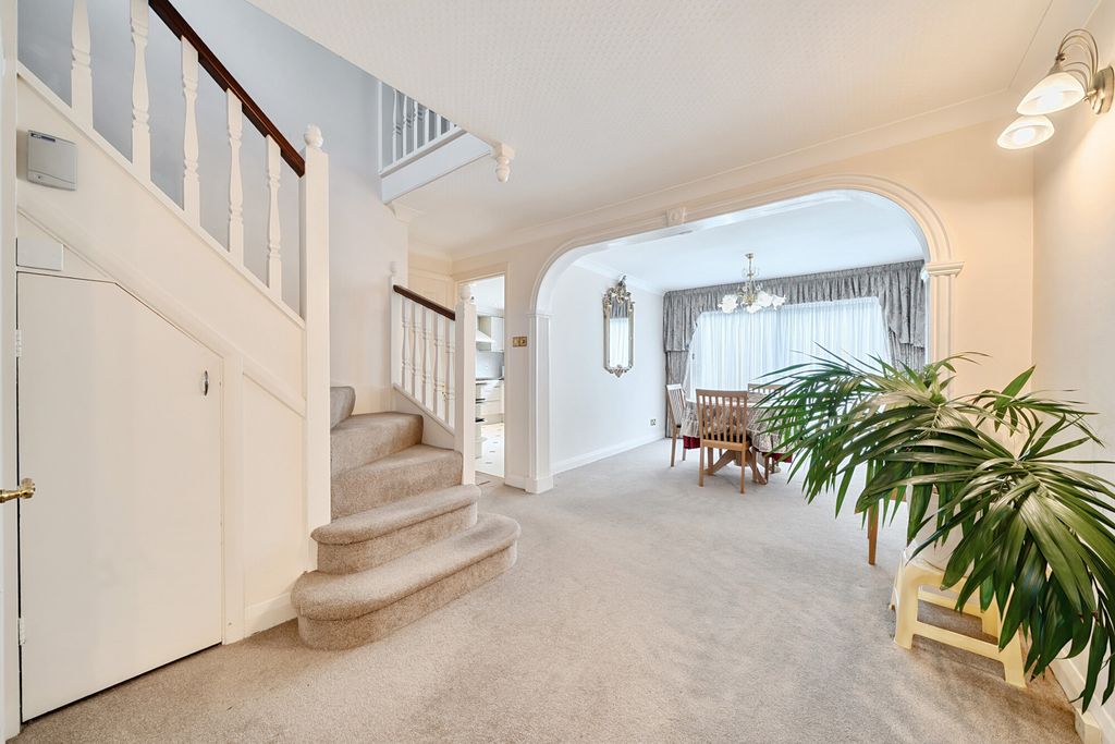 Property photo 1 of 24 16-681c745596E7E-...