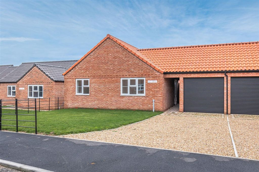 Property photo 1 of 8 Fransham