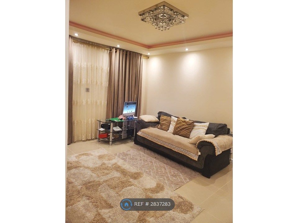 Property photo 2 of 24