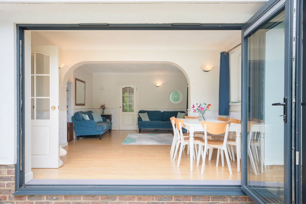 Property photo 3 of 21