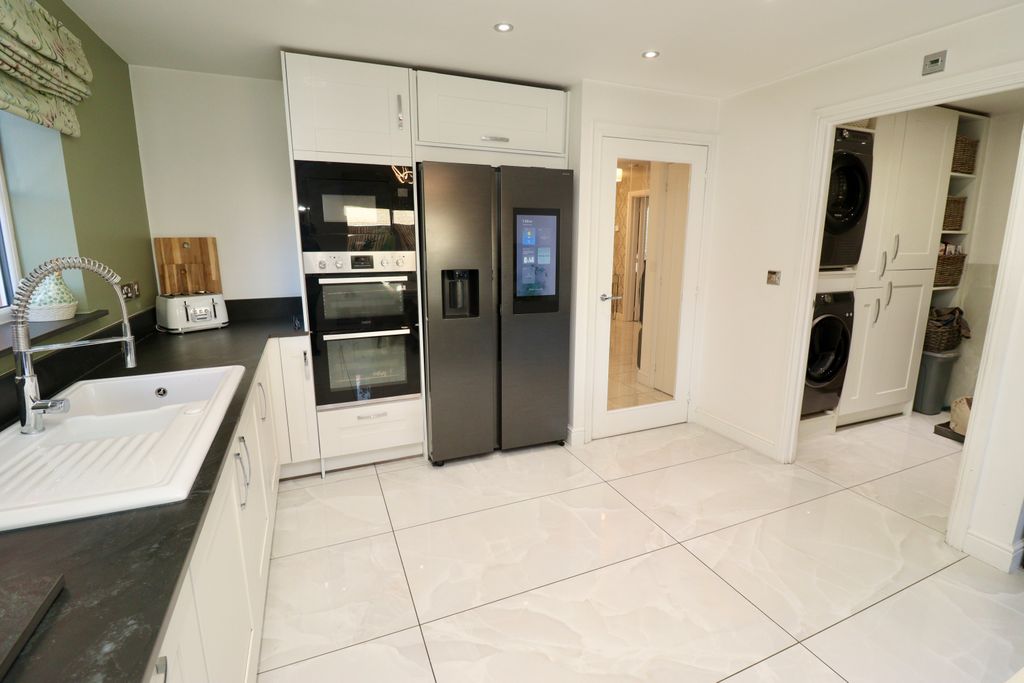 Property photo 3 of 29 Img_5271