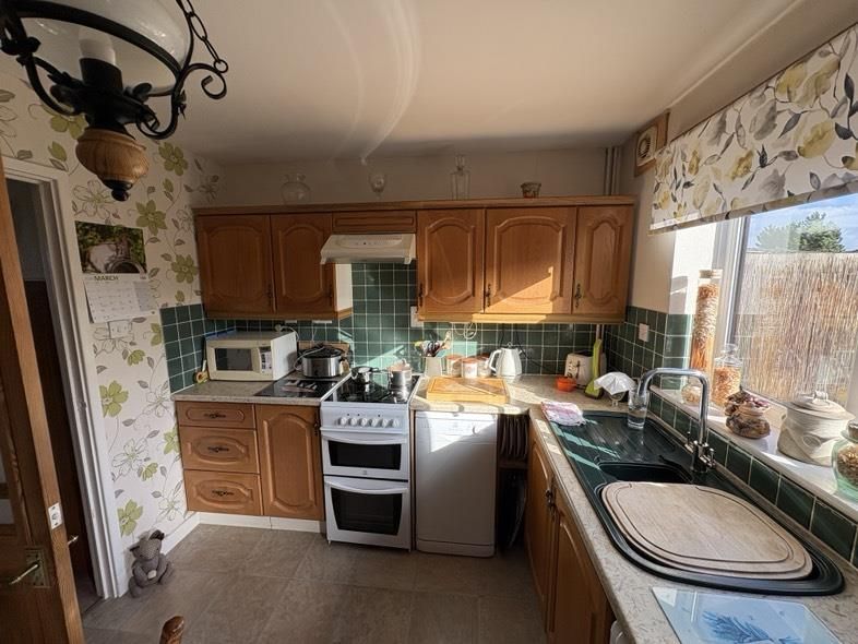 Property photo 2 of 18 Kitchen / Dinner