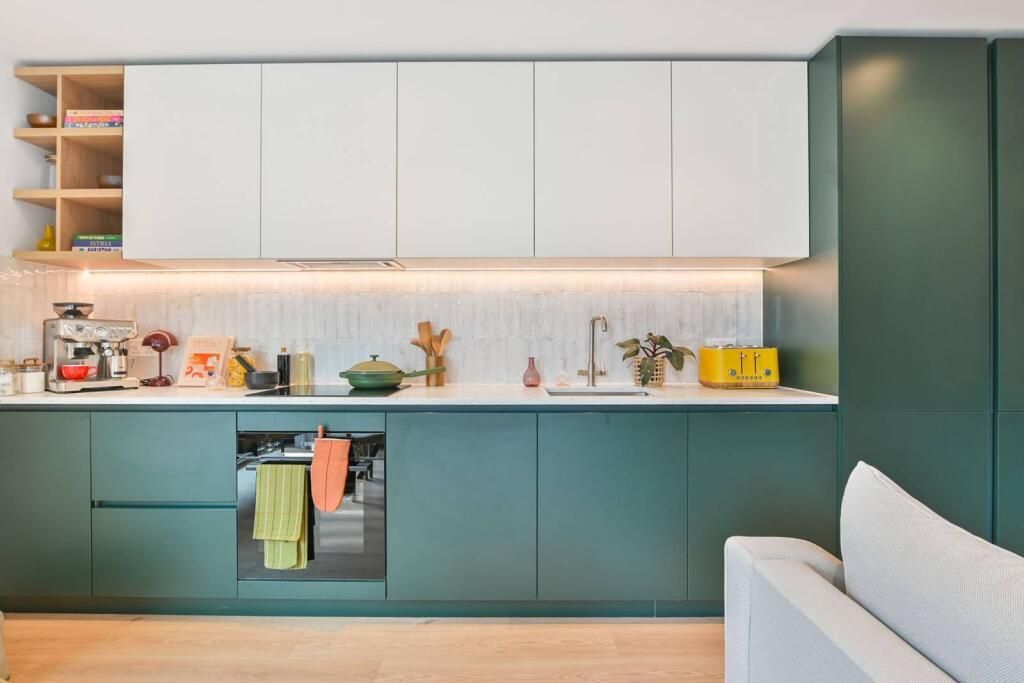 Property photo 3 of 18 Kitchen