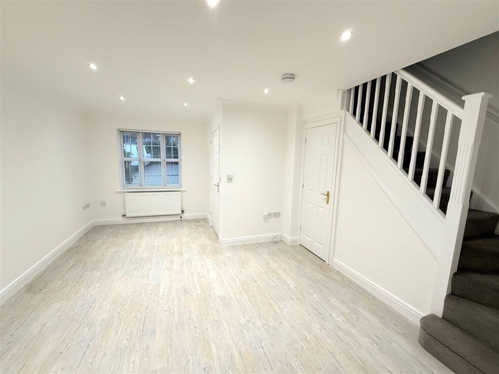 Property photo 2 of 10 Recep.Jpeg