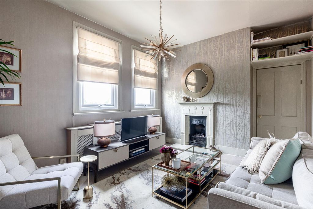 Property photo 2 of 8 8B Burlington Court-2.Jpg