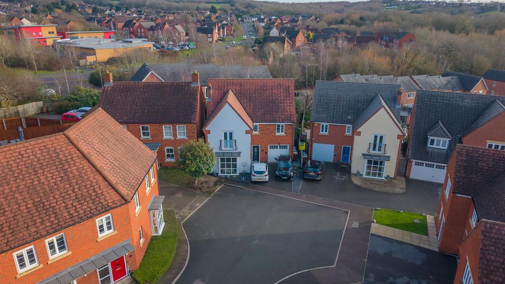 Property photo 3 of 52 Westminster Drive, Church Gresley (54).Jpg