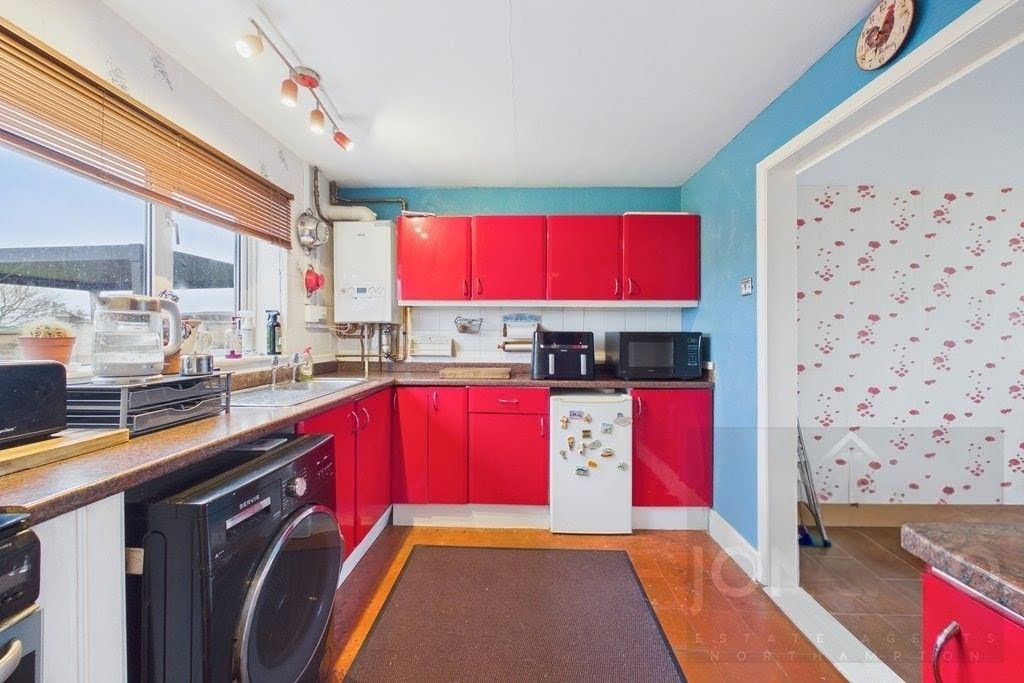 Property photo 3 of 13