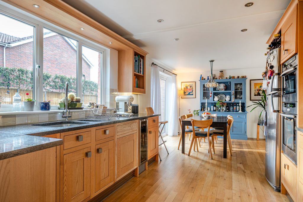 Property photo 3 of 18