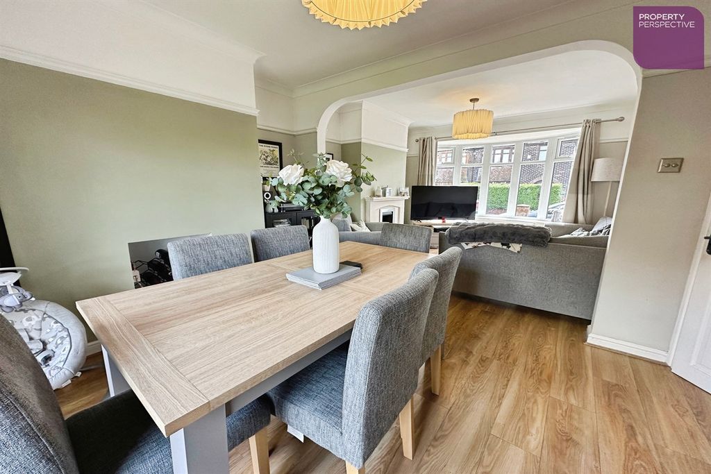 Property photo 3 of 13 Dining Area