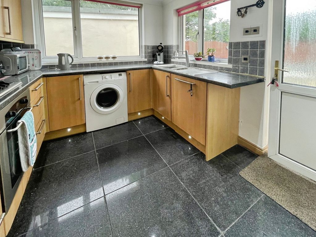 Property photo 2 of 27
