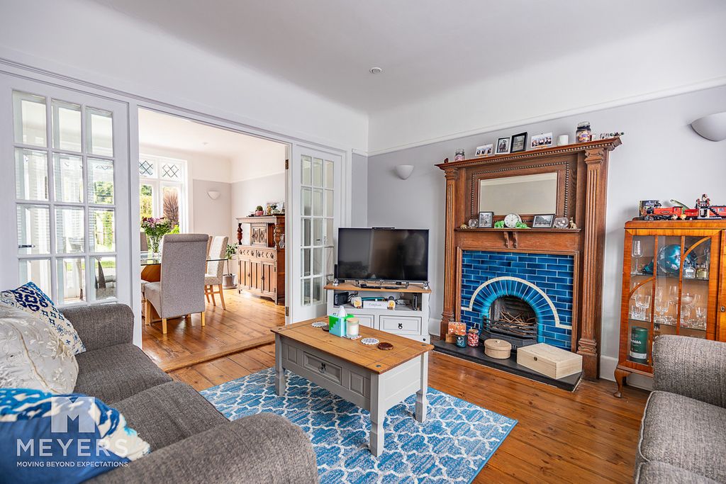 Property photo 2 of 16