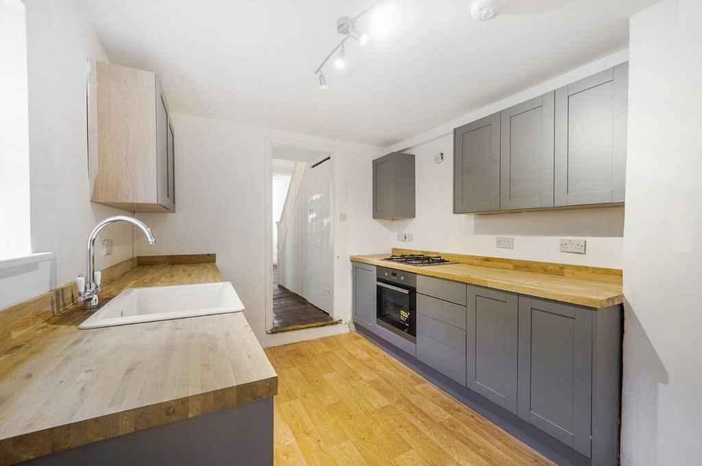 Property photo 2 of 14 Kitchen