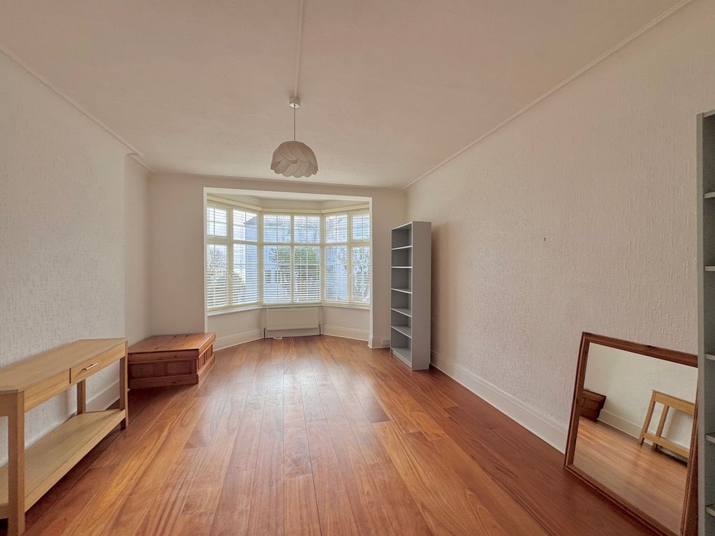 Property photo 3 of 9 Photograph