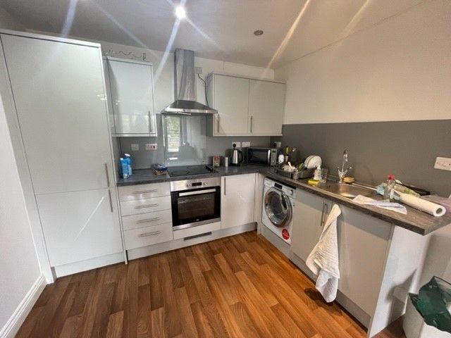 Property photo 1 of 9 Kitchen