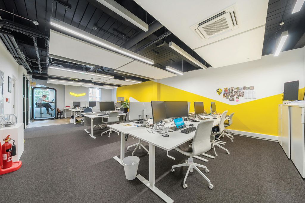 Property photo 1 of 19 131219176859c93B5E940.Jpg