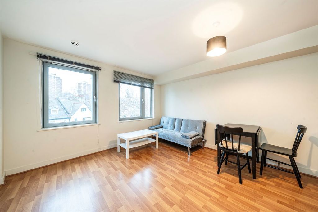 Property photo 3 of 4