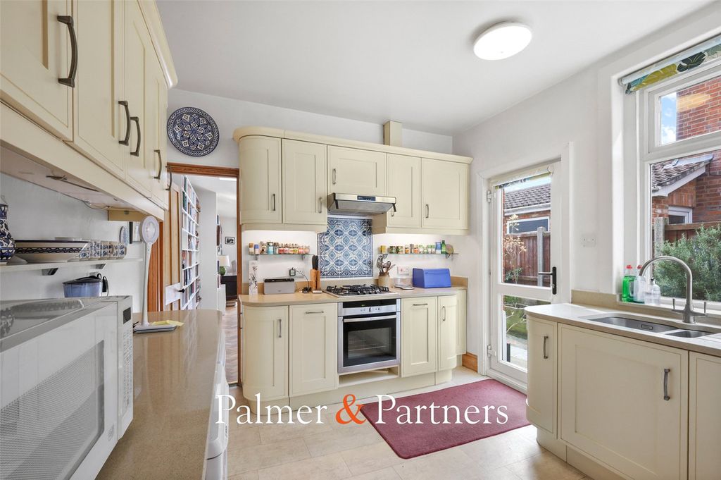 Property photo 3 of 27 Picture No. 09