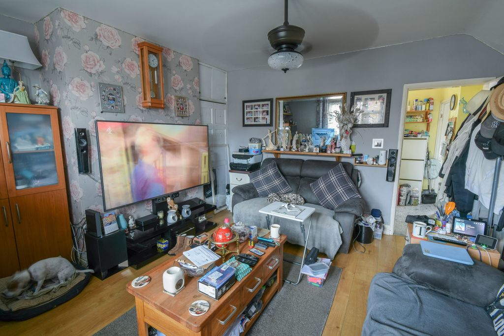 Property photo 3 of 14