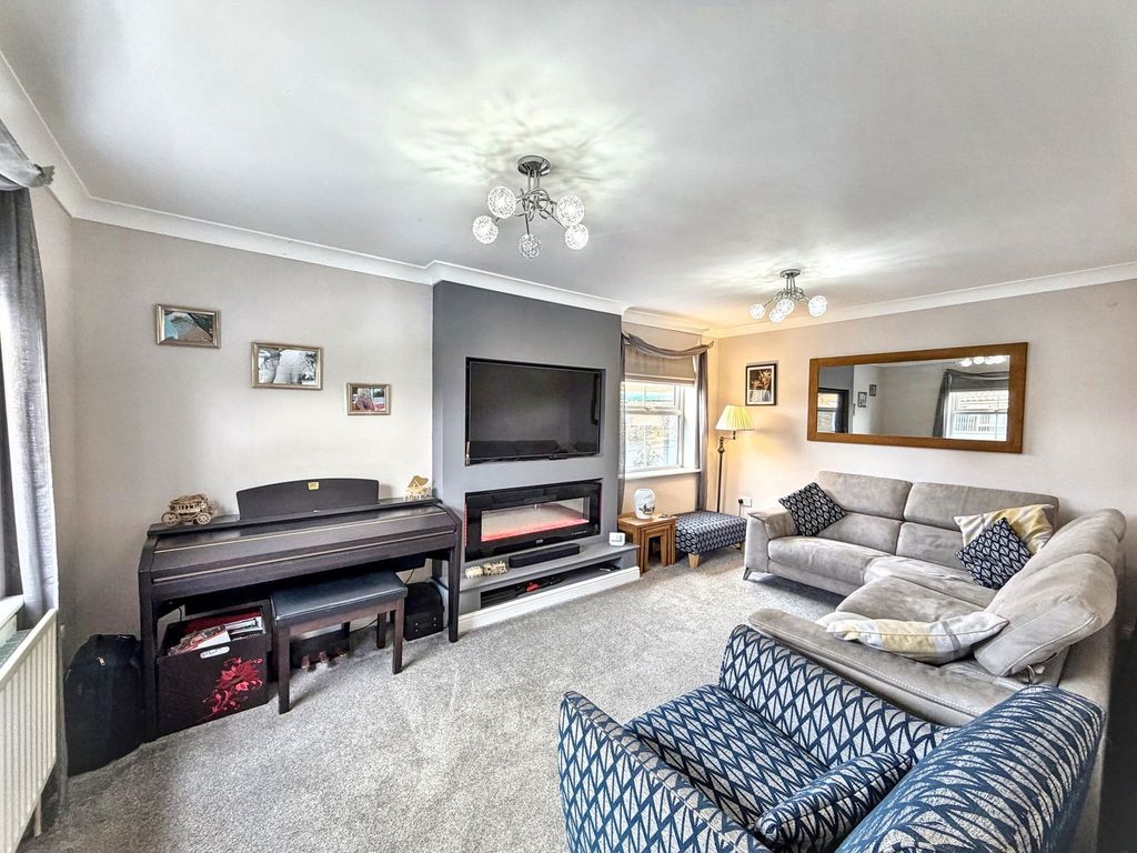 Property photo 2 of 29