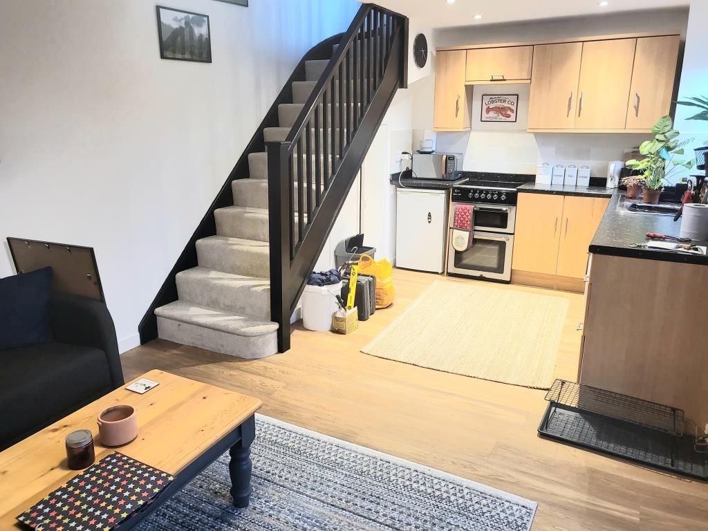 Property photo 1 of 7 Kitchen