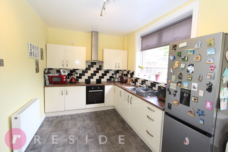 Property photo 3 of 16 Kitchen