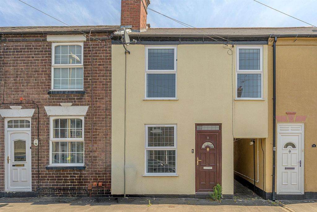 Property photo 1 of 18