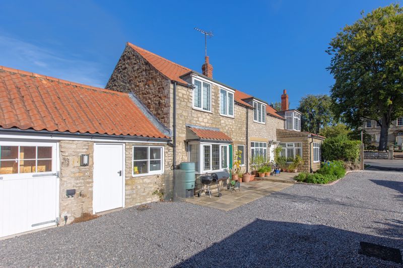 Property photo 1 of 21 Photo 17