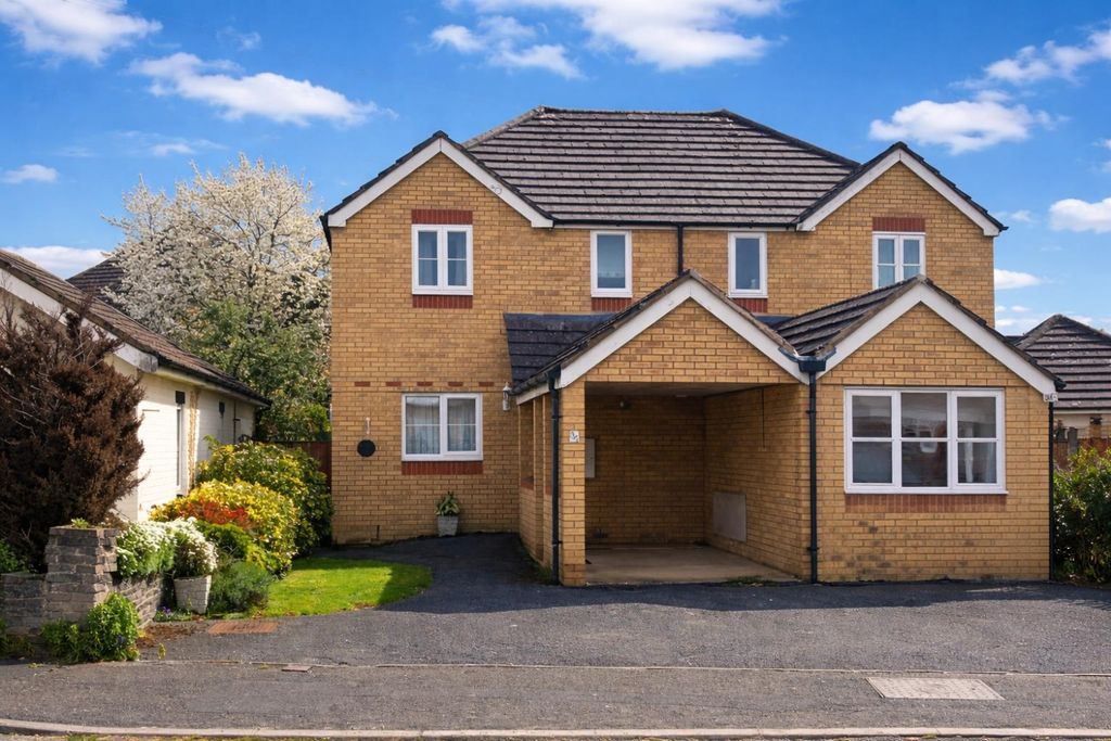 Property photo 1 of 9 Front