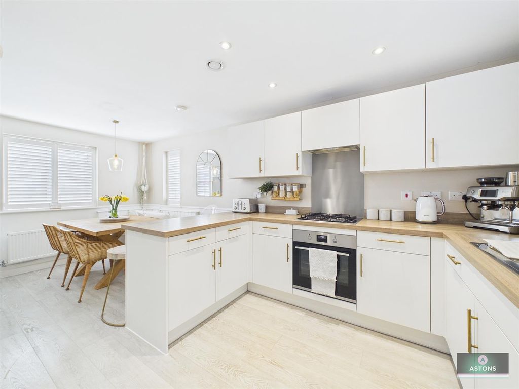 Property photo 2 of 24 Cam02067G0-Pr0202-Still012.Jpg