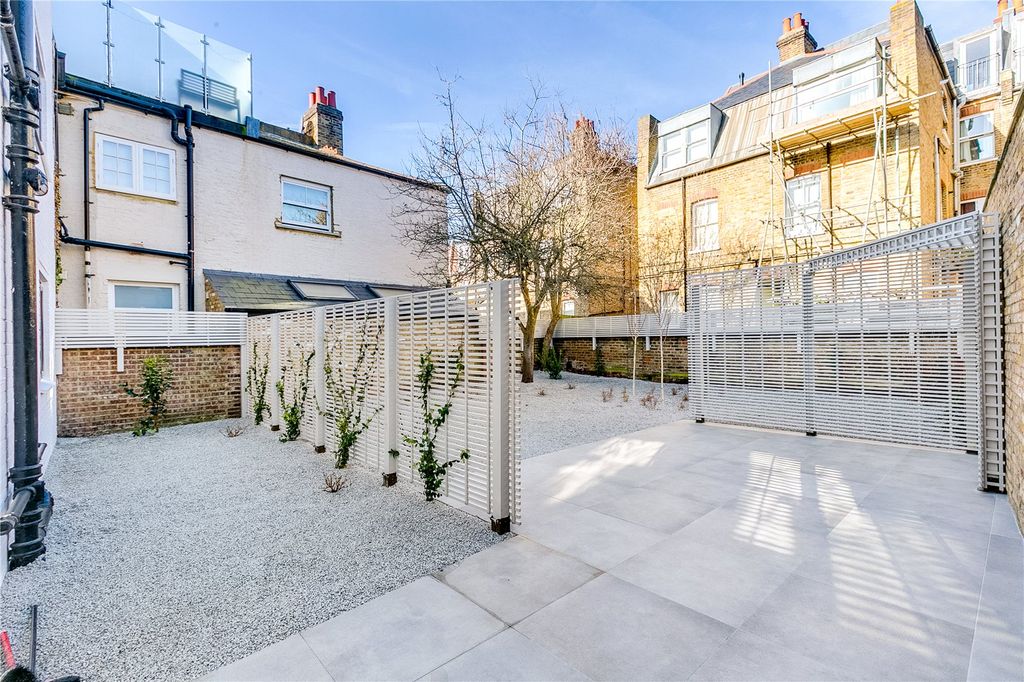 Property photo 2 of 6