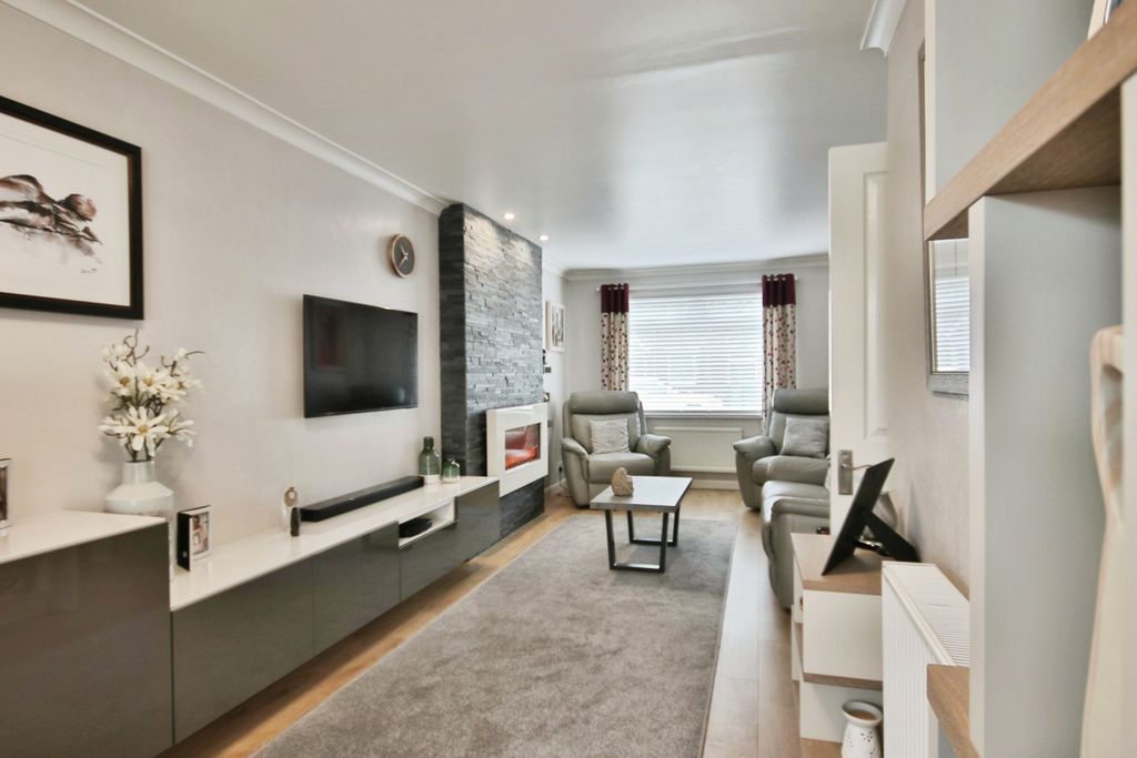 Property photo 3 of 20 4473346